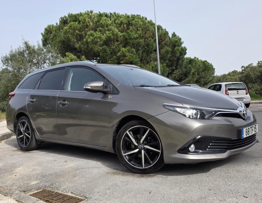 TOYOTA AURIS SPORT